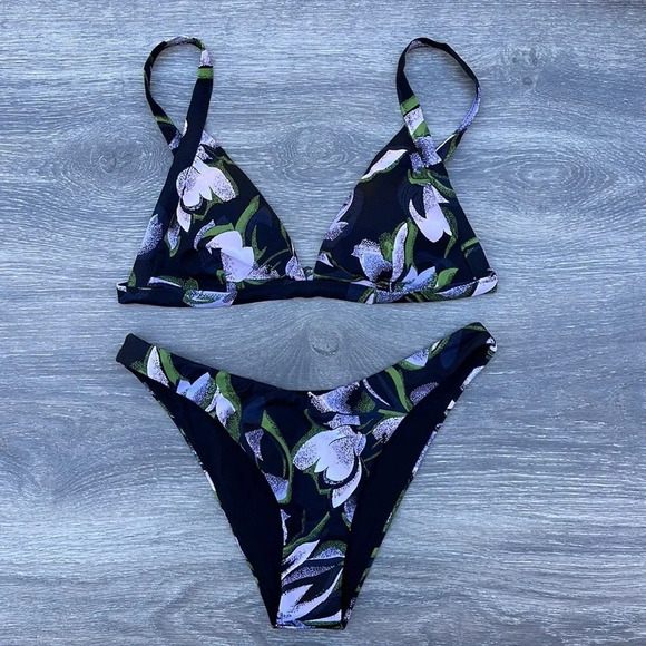 RVCA Pixie Hi-Tri Bikini Top & Pixie French Bikini Bottoms, true black - Picture 2 of 10